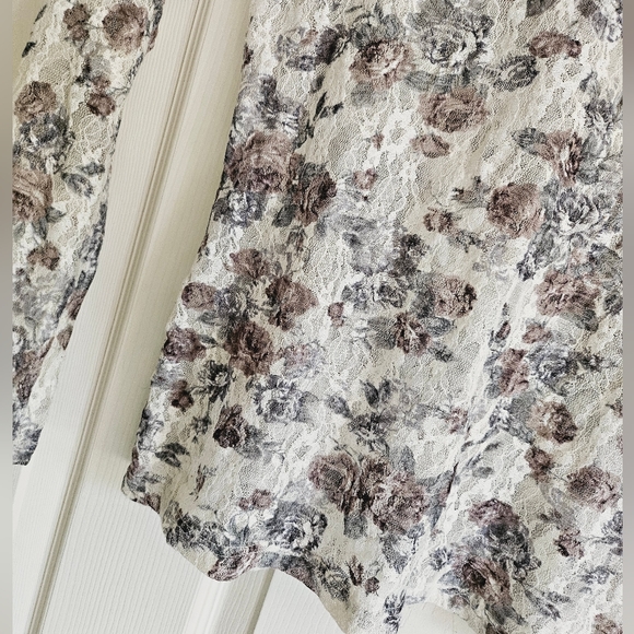 BKE S Lace Top Excellent Condition - Picture 4 of 5